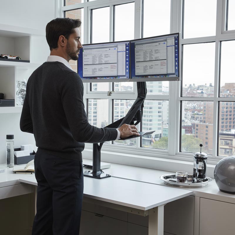 17_humanscale_quickstand_light_edit6