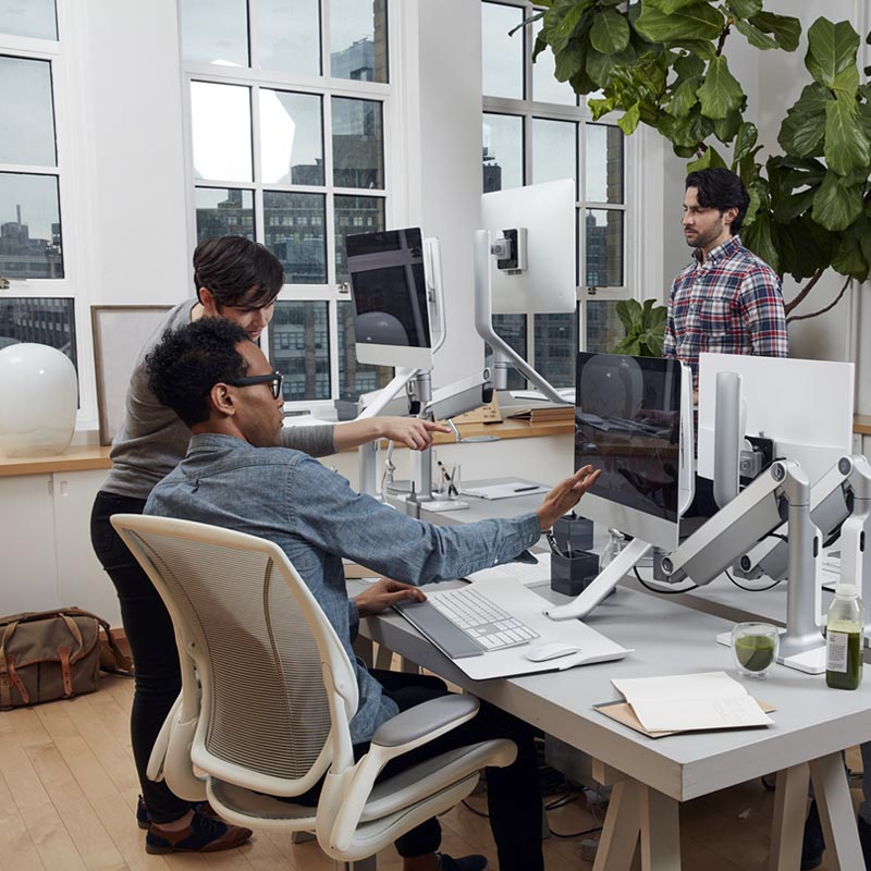 17_humanscale_quickstand_light_edit7