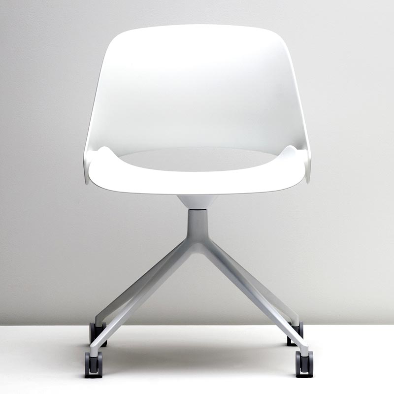 17_humanscale_trea_chair_prod_1_1